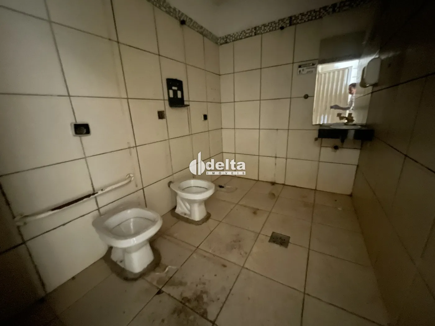 Alugar Loja / Padr&atilde;o em Uberl&acirc;ndia R$ 11.000,00 - Foto 8