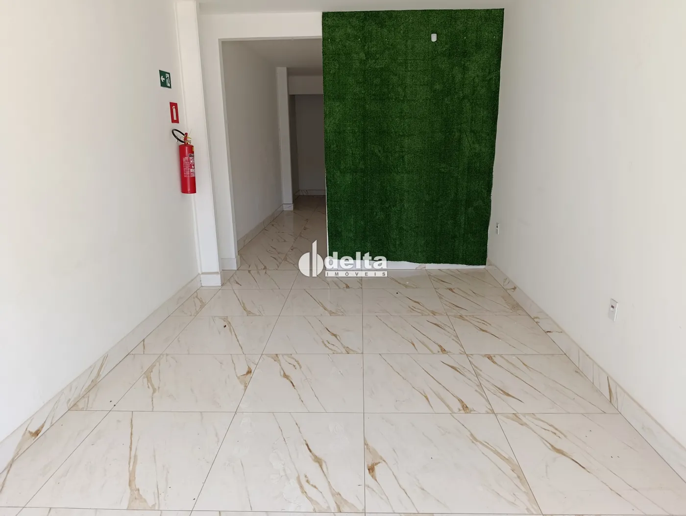 Alugar Loja / Padr&atilde;o em Uberl&acirc;ndia R$ 4.500,00 - Foto 1