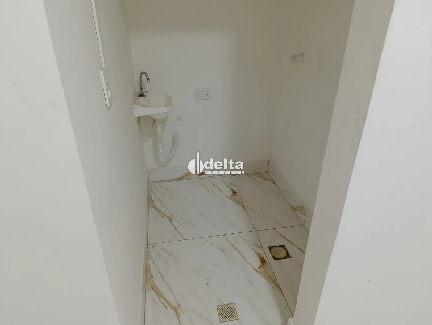 Alugar Loja / Padr&atilde;o em Uberl&acirc;ndia R$ 4.500,00 - Foto 8