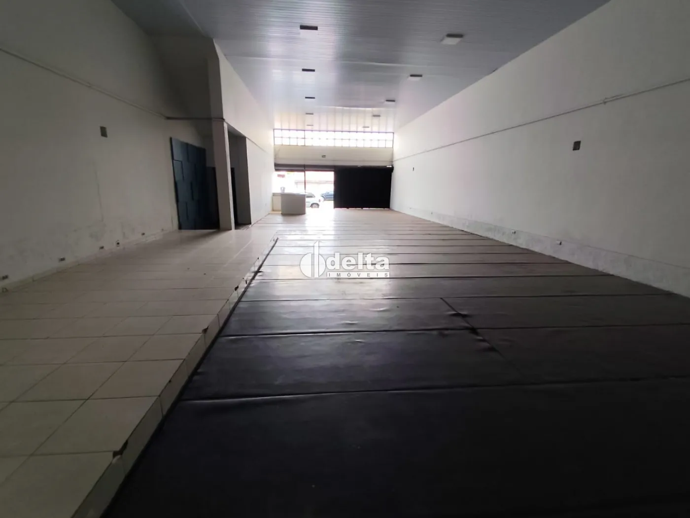 Alugar Loja / Padr&atilde;o em Uberl&acirc;ndia R$ 10.000,00 - Foto 9