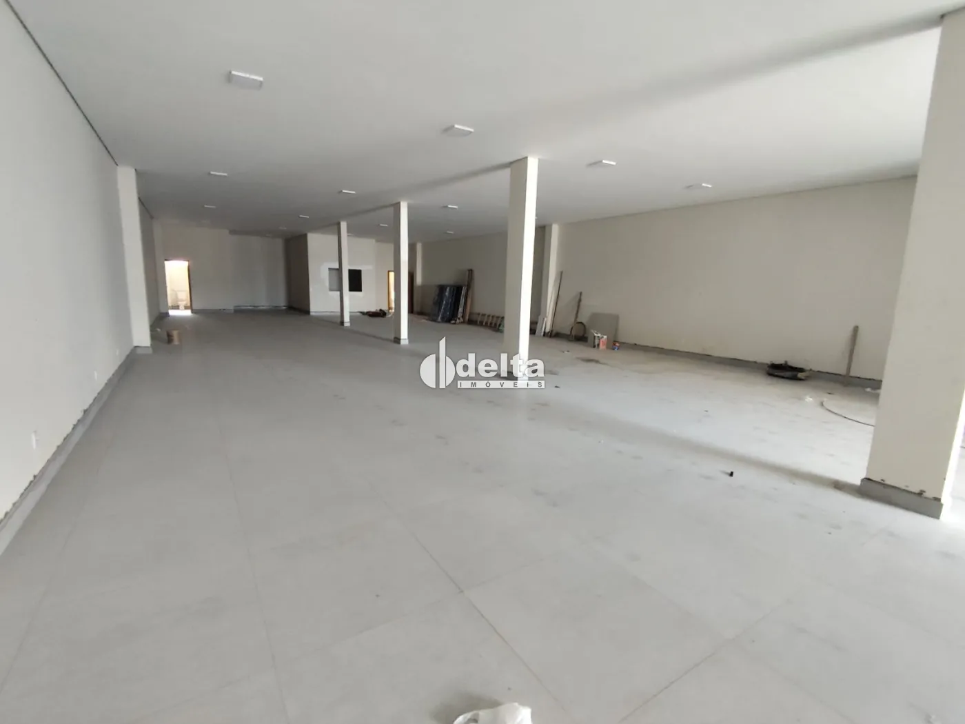 Alugar Loja / Padr&atilde;o em Uberl&acirc;ndia R$ 20.000,00 - Foto 1