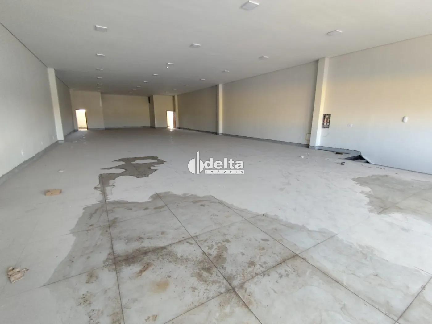 Alugar Loja / Padr&atilde;o em Uberl&acirc;ndia R$ 20.000,00 - Foto 2