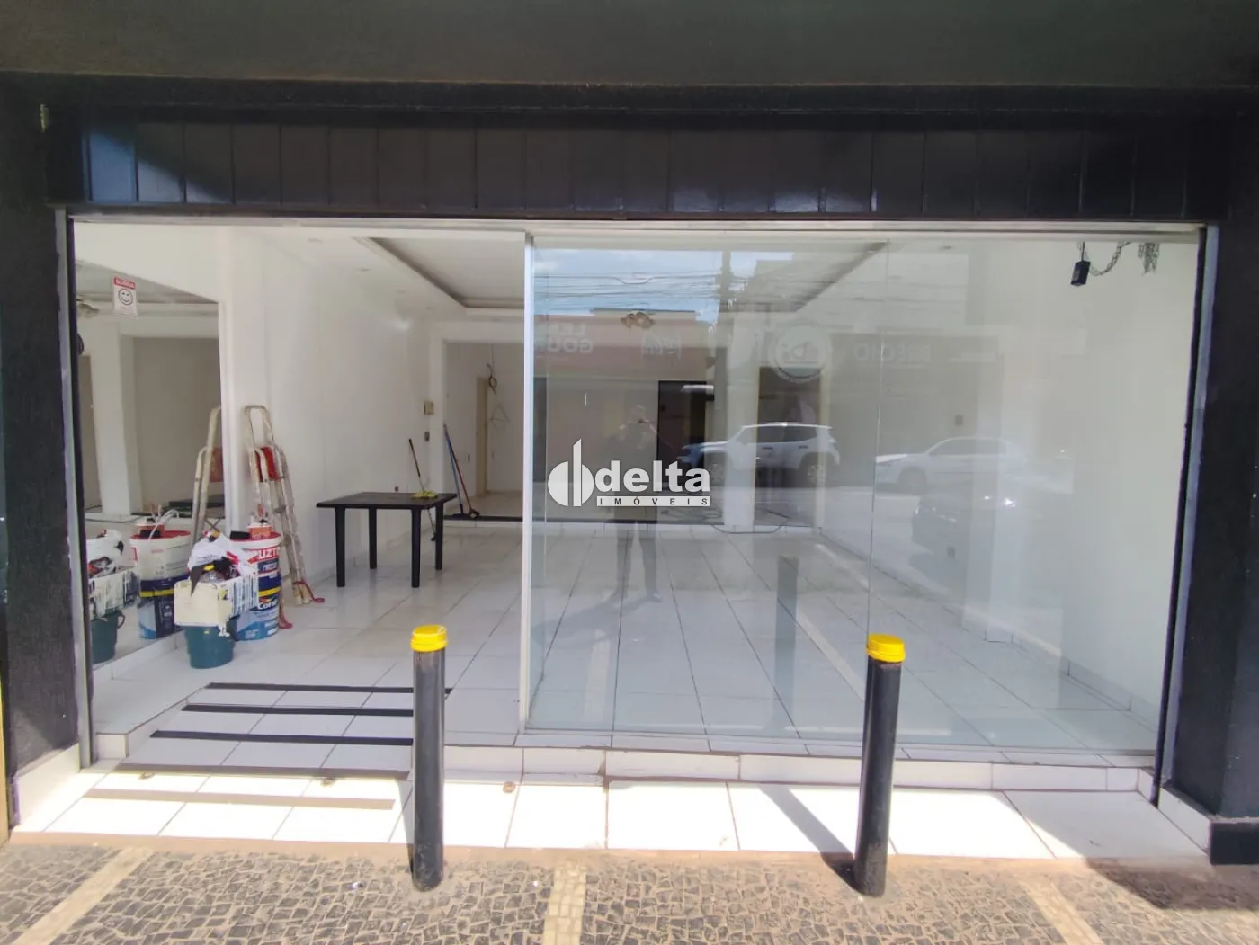 Alugar Loja / Padr&atilde;o em Uberl&acirc;ndia R$ 4.000,00 - Foto 1