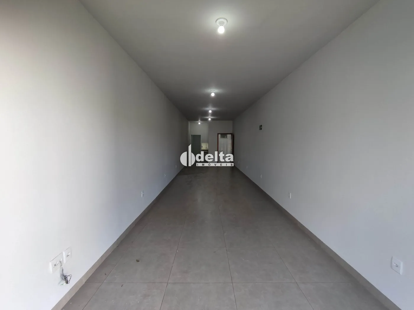 Alugar Loja / Padr&atilde;o em Uberl&acirc;ndia R$ 1.200,00 - Foto 1