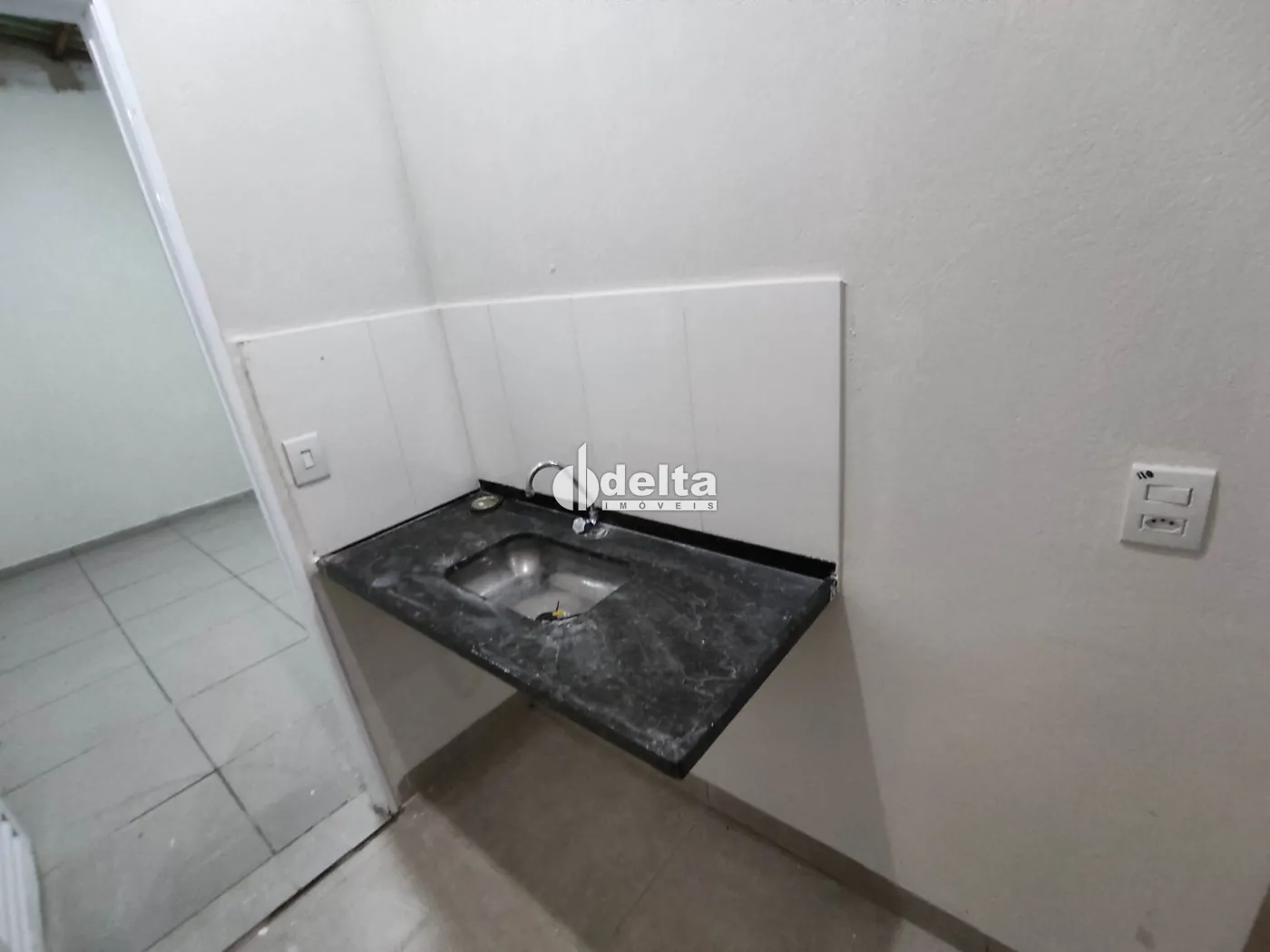 Alugar Loja / Padr&atilde;o em Uberl&acirc;ndia R$ 1.200,00 - Foto 5