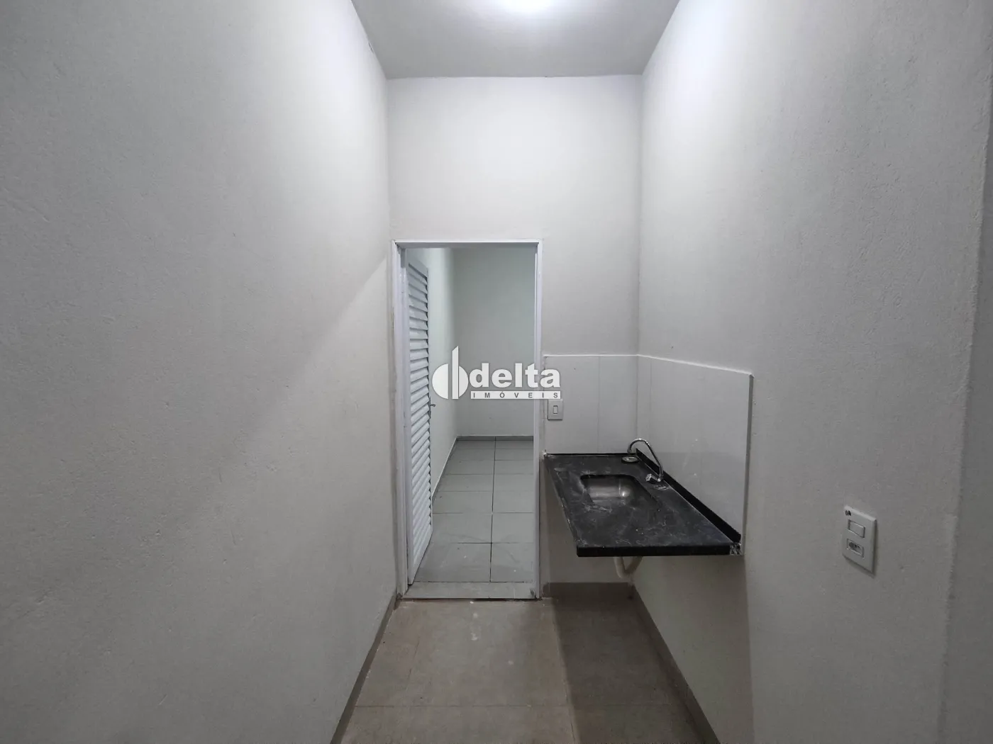 Alugar Loja / Padr&atilde;o em Uberl&acirc;ndia R$ 1.200,00 - Foto 6