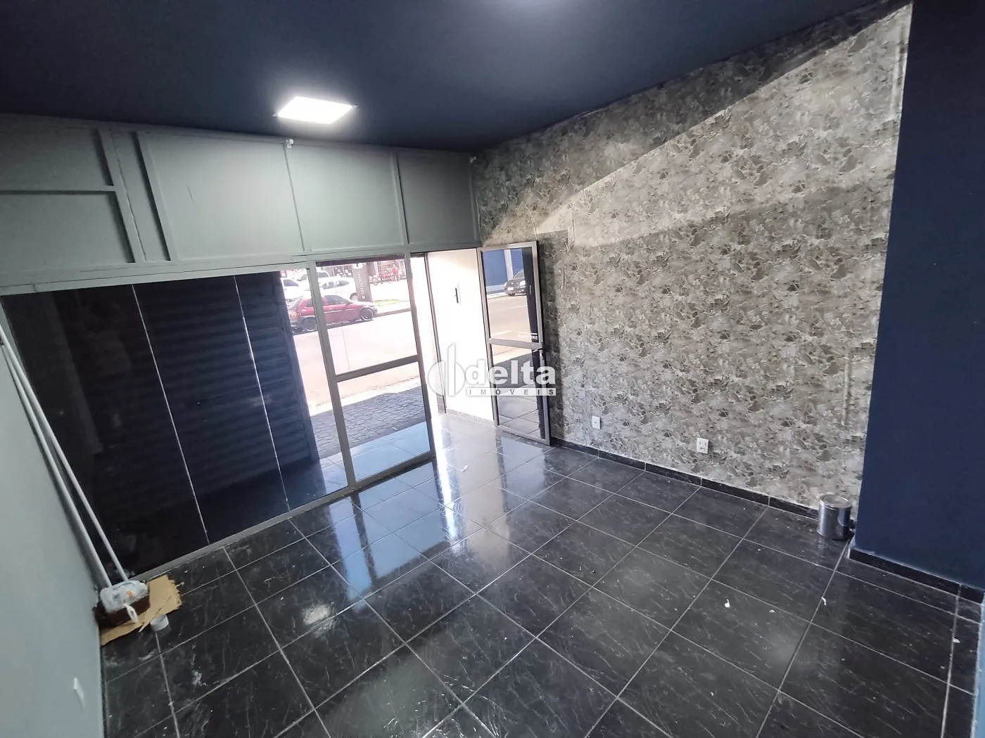 Alugar Loja / Padr&atilde;o em Uberl&acirc;ndia R$ 1.600,00 - Foto 1