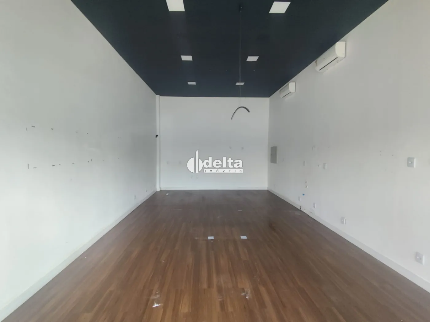 Alugar Loja / Padr&atilde;o em Uberl&acirc;ndia R$ 4.500,00 - Foto 1