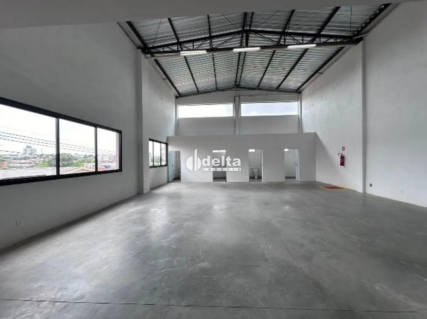 Alugar Loja / Padr&atilde;o em Uberl&acirc;ndia R$ 15.000,00 - Foto 1