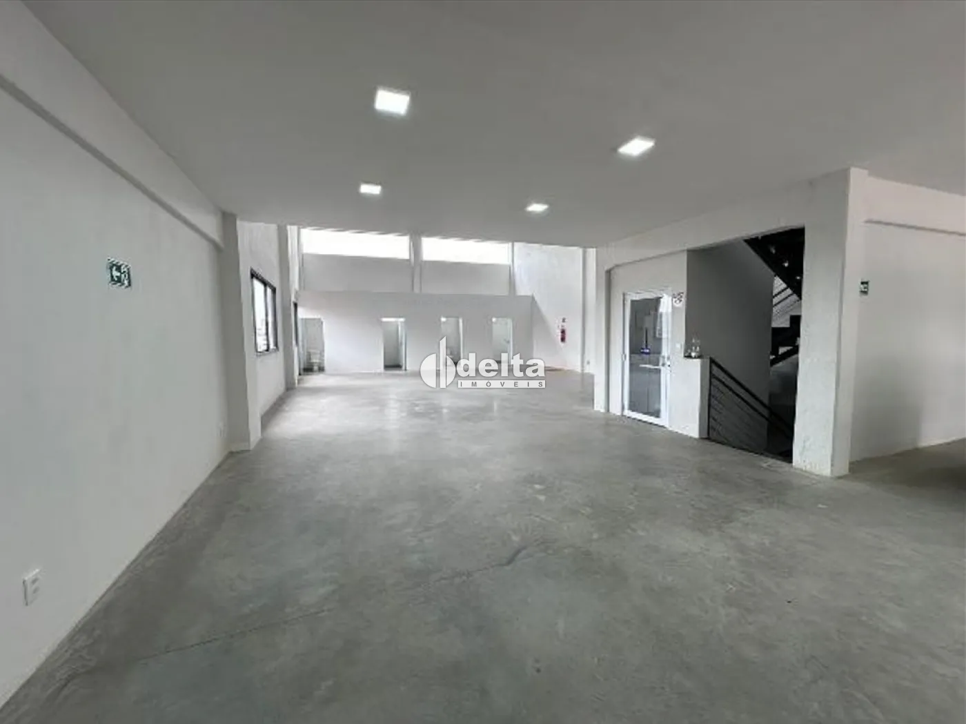 Alugar Loja / Padr&atilde;o em Uberl&acirc;ndia R$ 15.000,00 - Foto 2