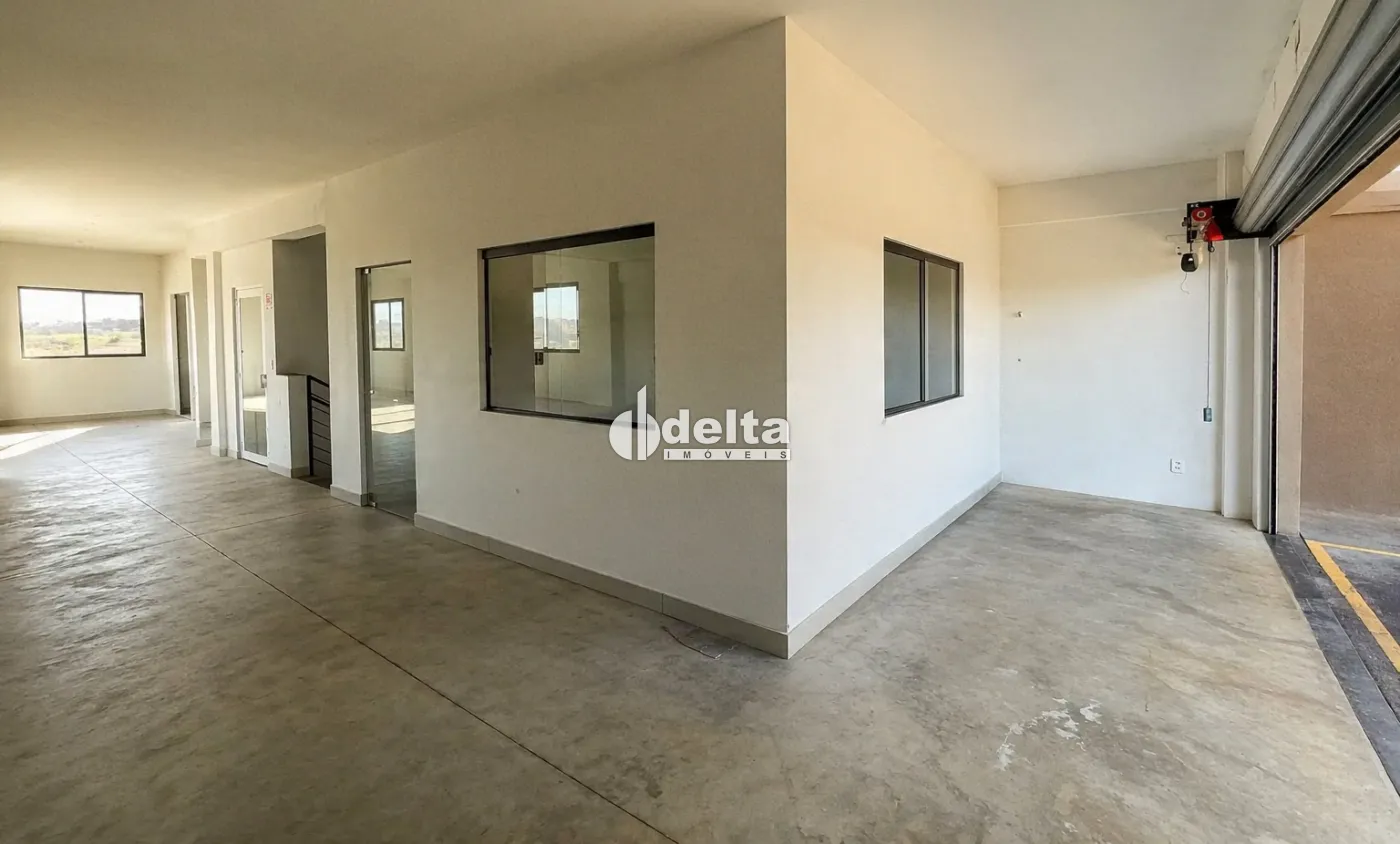 Alugar Loja / Padr&atilde;o em Uberl&acirc;ndia R$ 15.000,00 - Foto 2