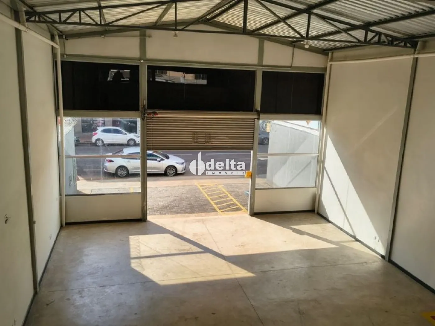 Alugar Loja / Padr&atilde;o em Uberl&acirc;ndia R$ 9.000,00 - Foto 1