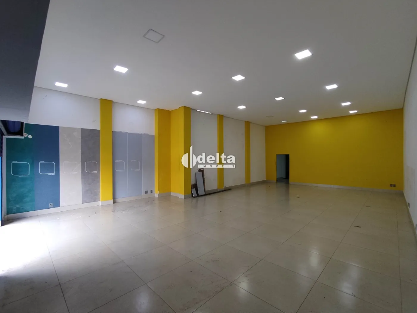Alugar Loja / Padr&atilde;o em Uberl&acirc;ndia R$ 5.000,00 - Foto 3