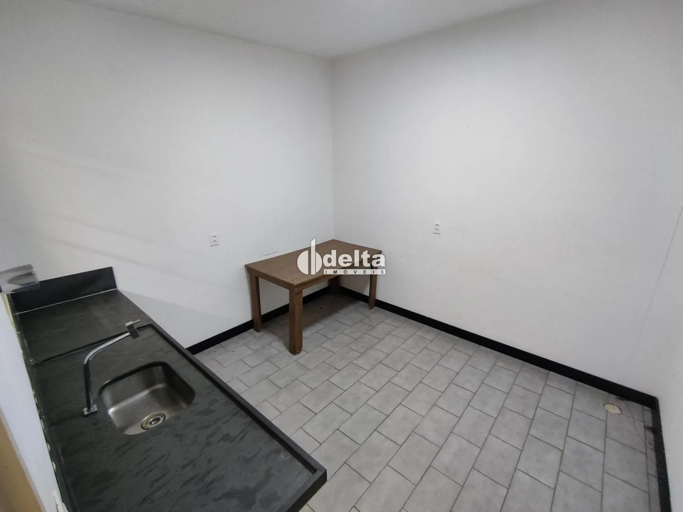Alugar Loja / Padr&atilde;o em Uberl&acirc;ndia R$ 5.000,00 - Foto 12