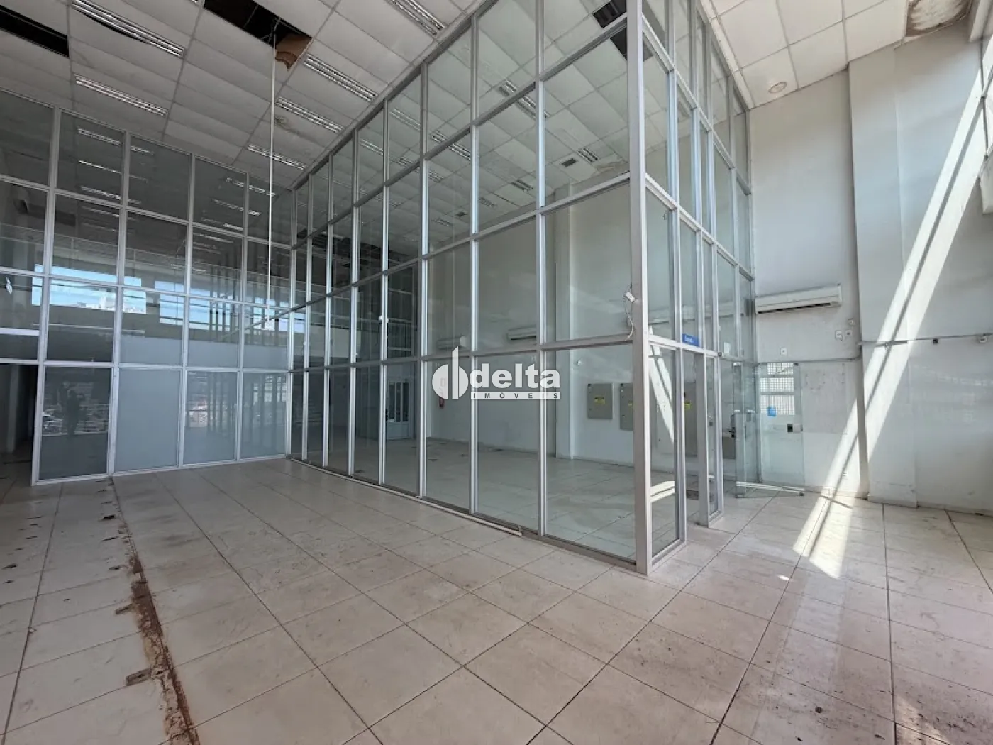 Alugar Loja / Padr&atilde;o em Uberl&acirc;ndia R$ 20.000,00 - Foto 3
