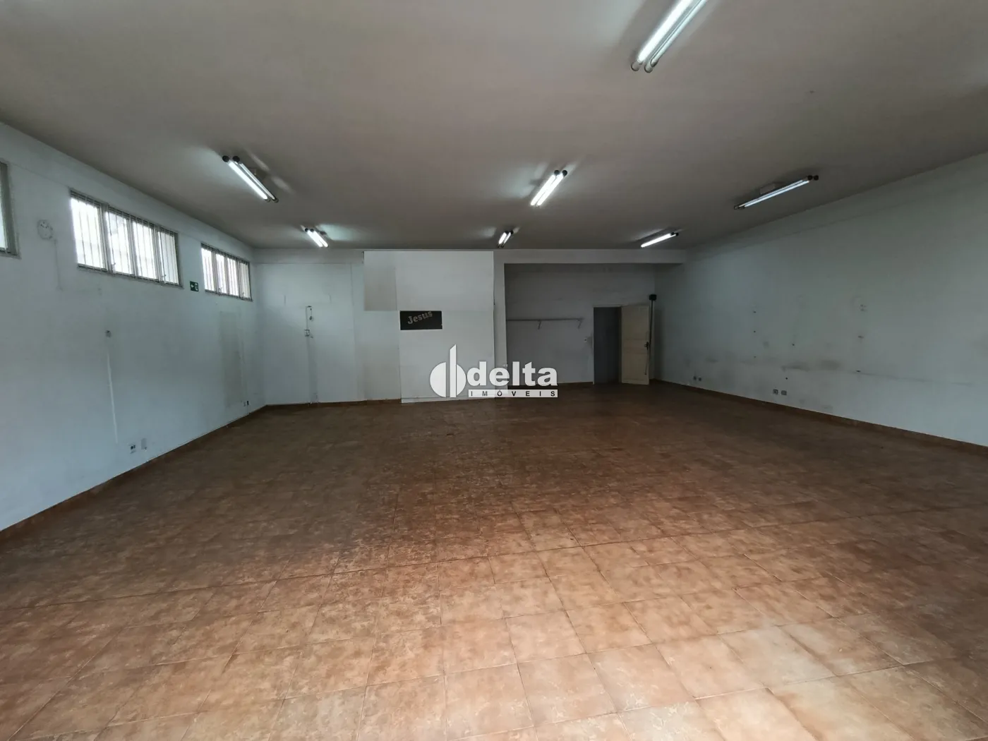 Alugar Loja / Padr&atilde;o em Uberl&acirc;ndia R$ 4.300,00 - Foto 1