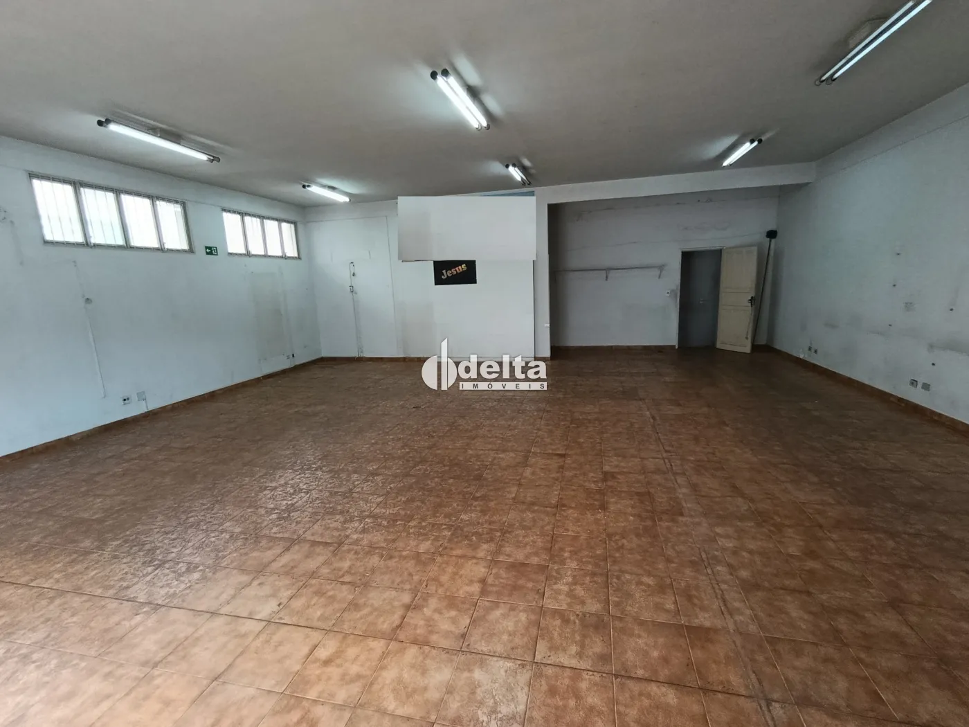 Alugar Loja / Padr&atilde;o em Uberl&acirc;ndia R$ 4.300,00 - Foto 2