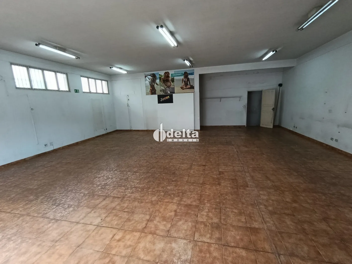 Alugar Loja / Padr&atilde;o em Uberl&acirc;ndia R$ 4.800,00 - Foto 2
