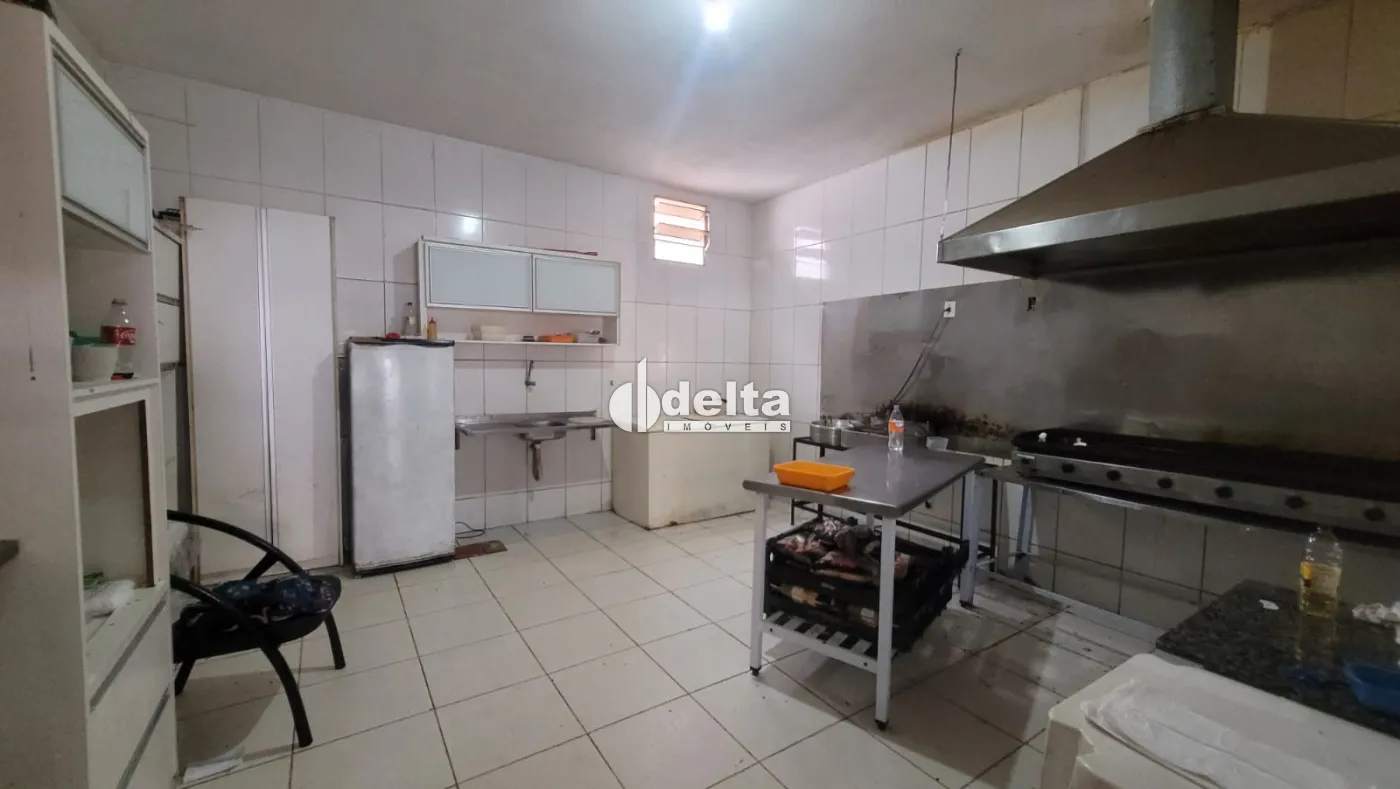 Alugar Loja / Padr&atilde;o em Uberl&acirc;ndia R$ 5.500,00 - Foto 3