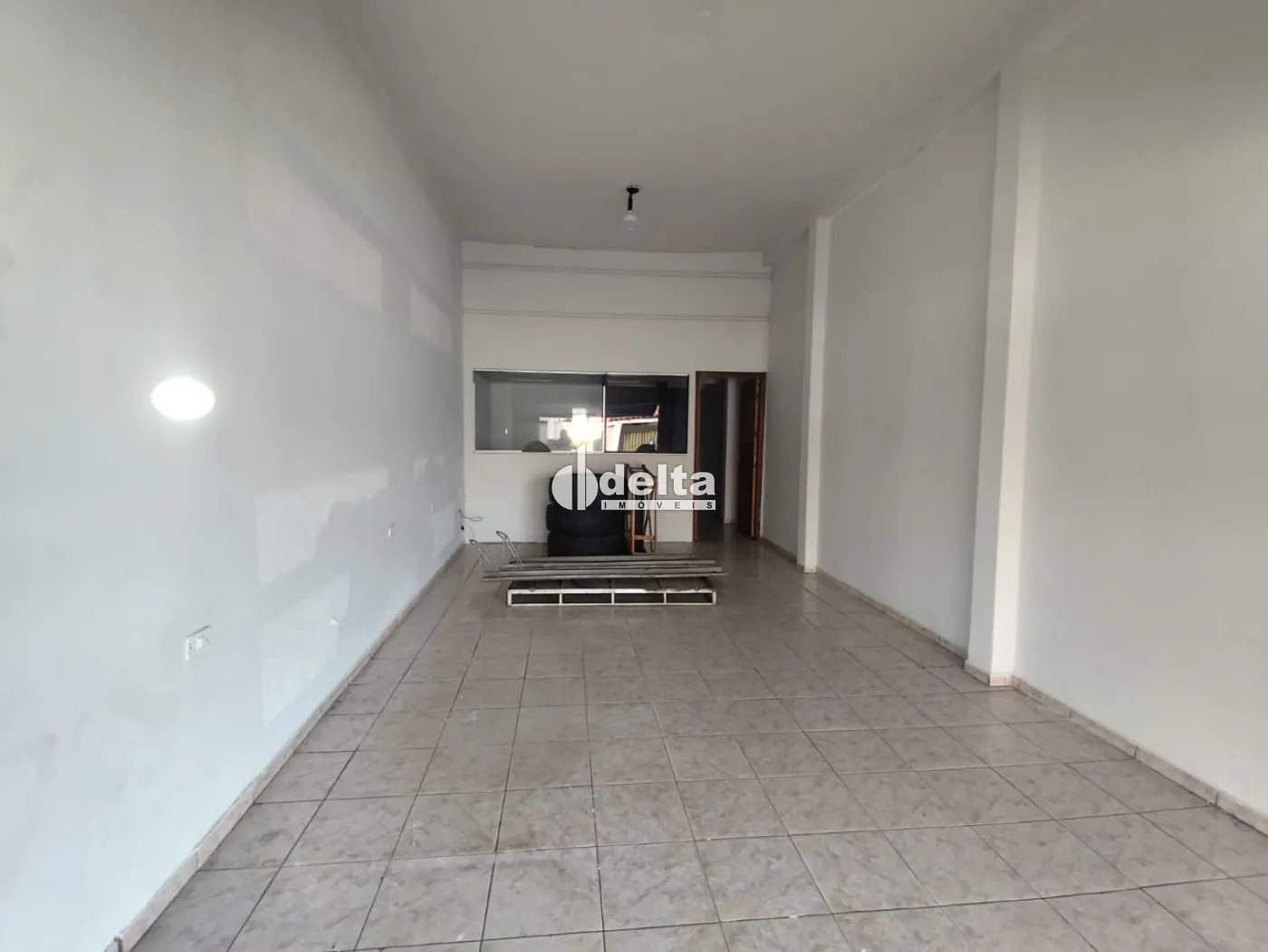 Alugar Loja / Padr&atilde;o em Uberl&acirc;ndia R$ 3.000,00 - Foto 1