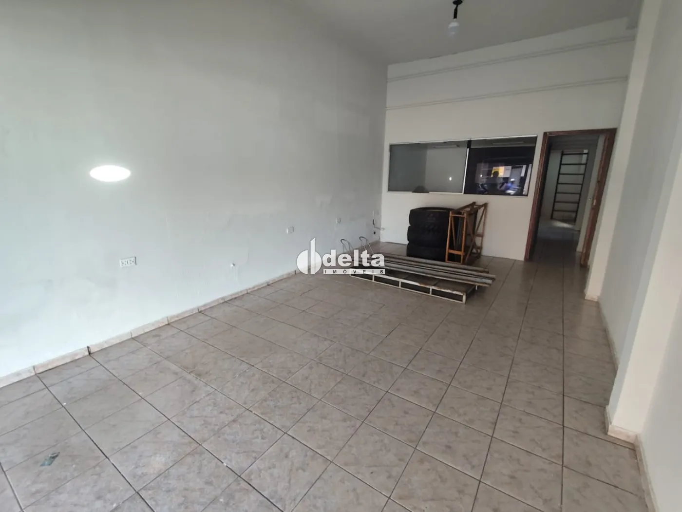 Alugar Loja / Padr&atilde;o em Uberl&acirc;ndia R$ 3.000,00 - Foto 2