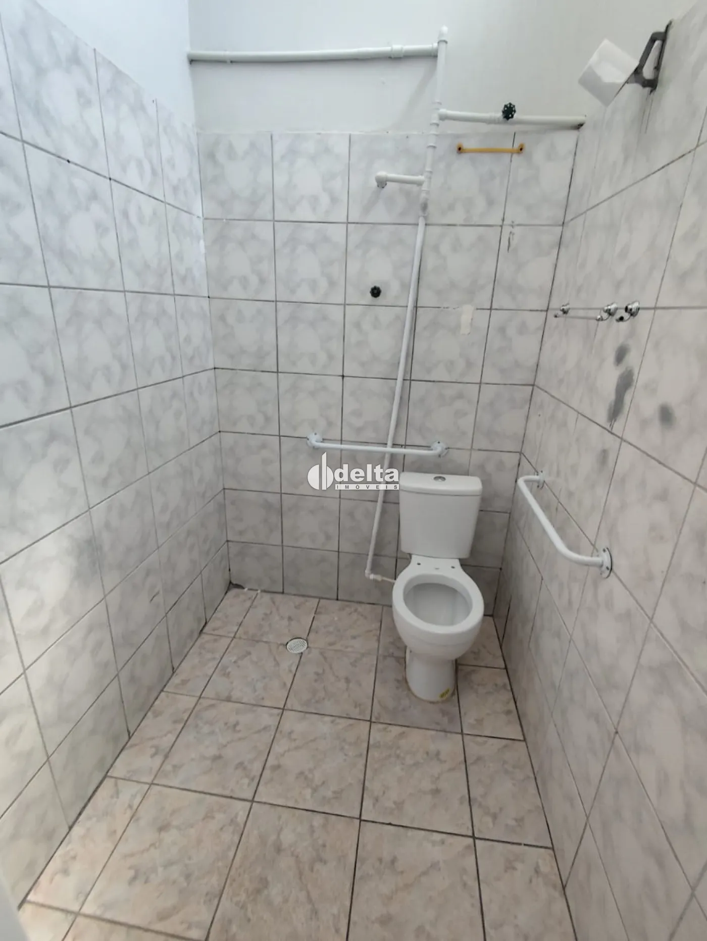 Alugar Loja / Padr&atilde;o em Uberl&acirc;ndia R$ 3.000,00 - Foto 11