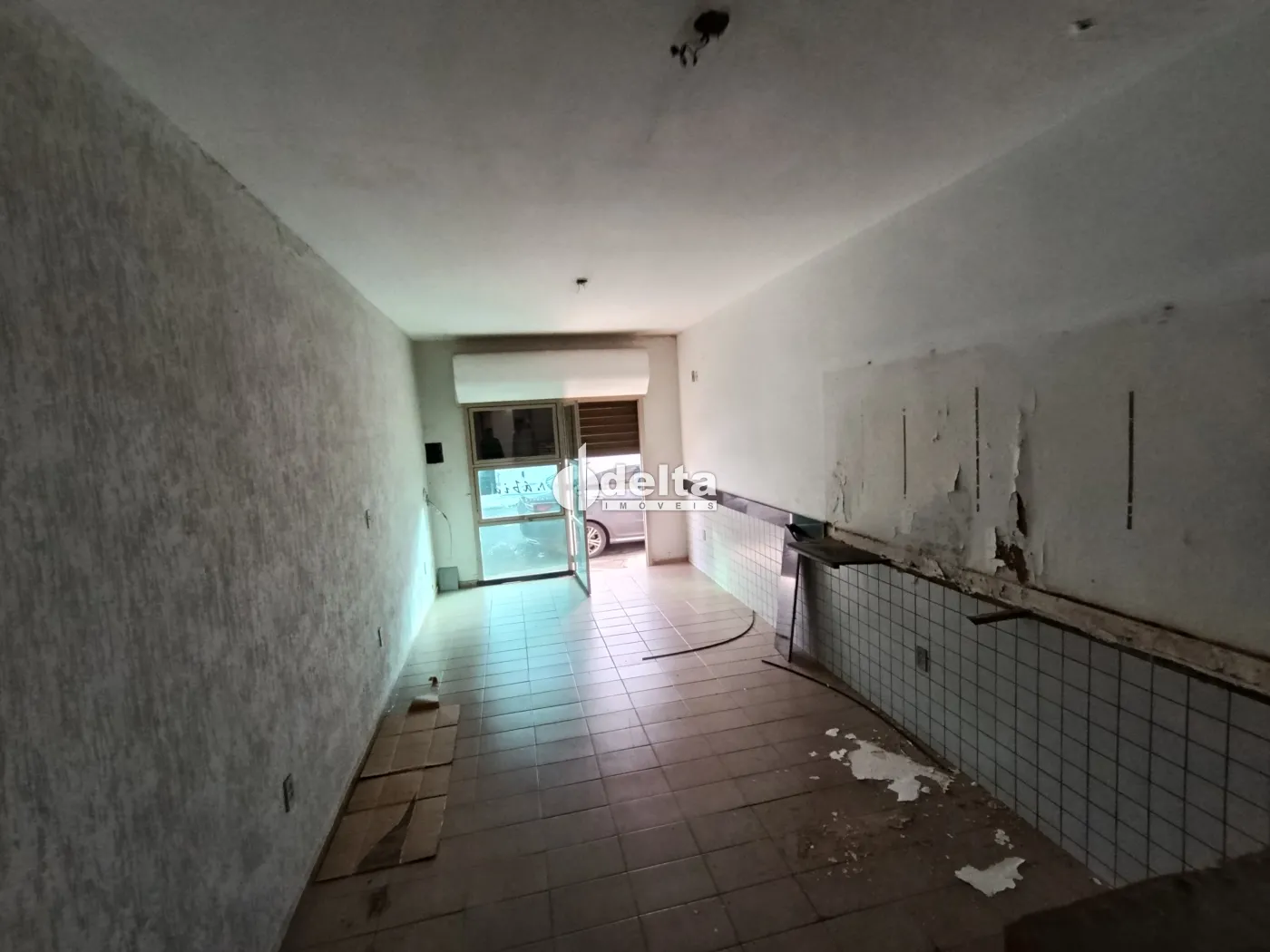 Alugar Loja / Padr&atilde;o em Uberl&acirc;ndia R$ 3.000,00 - Foto 1