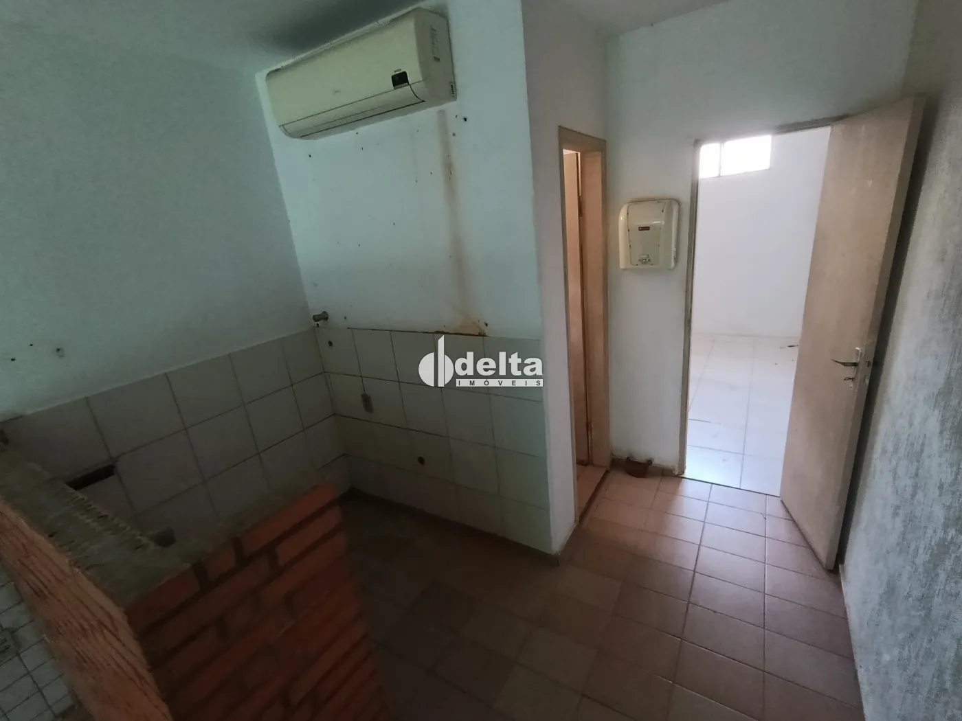 Alugar Loja / Padr&atilde;o em Uberl&acirc;ndia R$ 3.000,00 - Foto 5