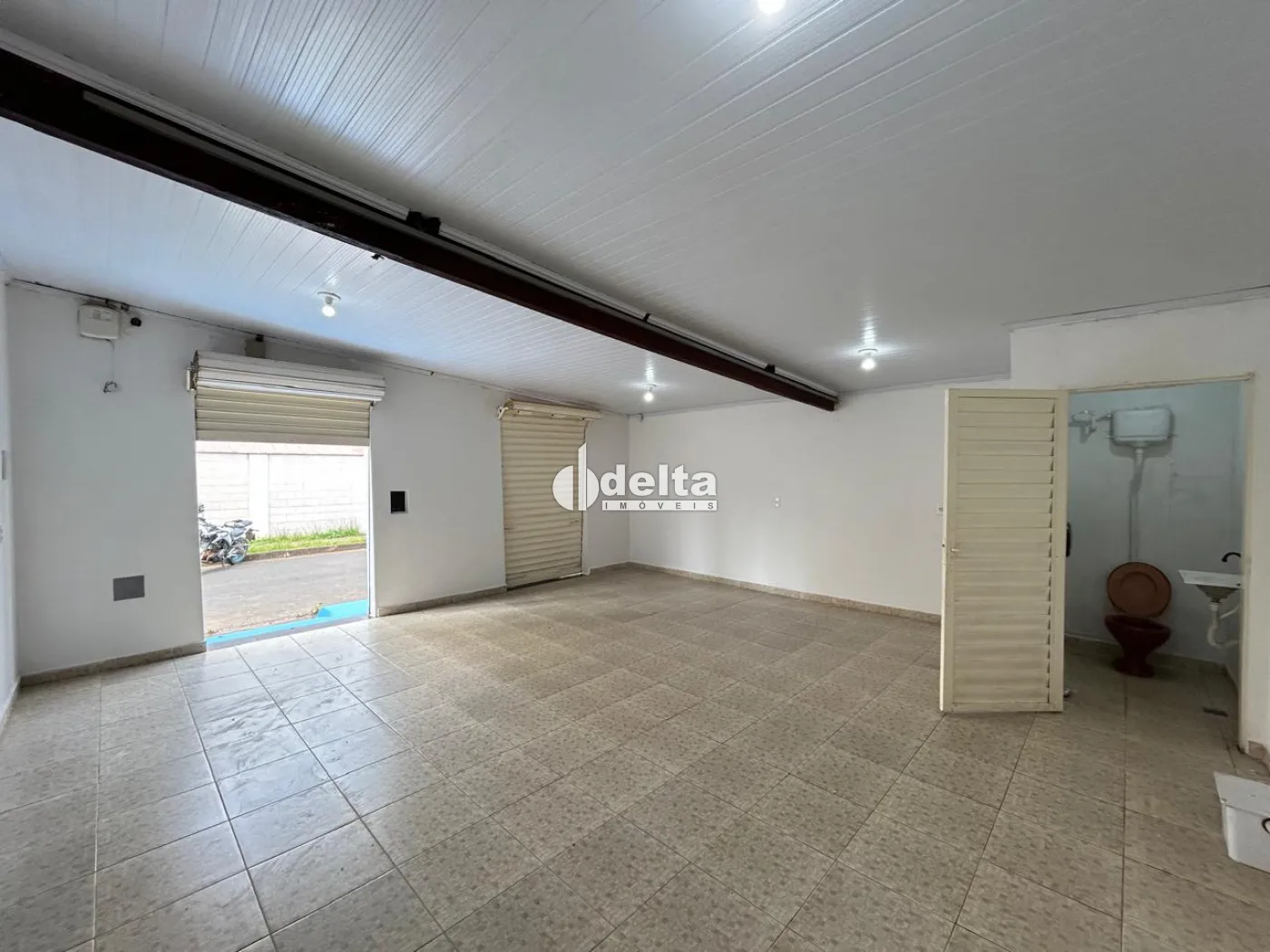 Alugar Loja / Padr&atilde;o em Uberl&acirc;ndia R$ 1.300,00 - Foto 5