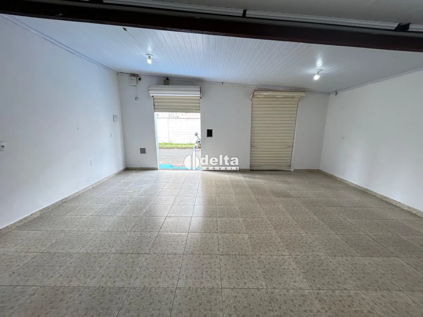 Alugar Loja / Padr&atilde;o em Uberl&acirc;ndia R$ 1.300,00 - Foto 6