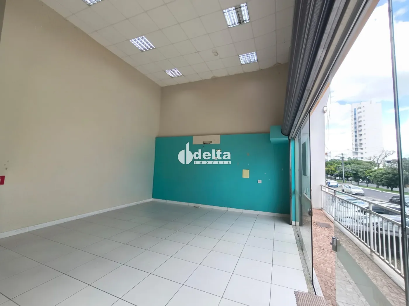 Alugar Loja / Padr&atilde;o em Uberl&acirc;ndia R$ 11.000,00 - Foto 2