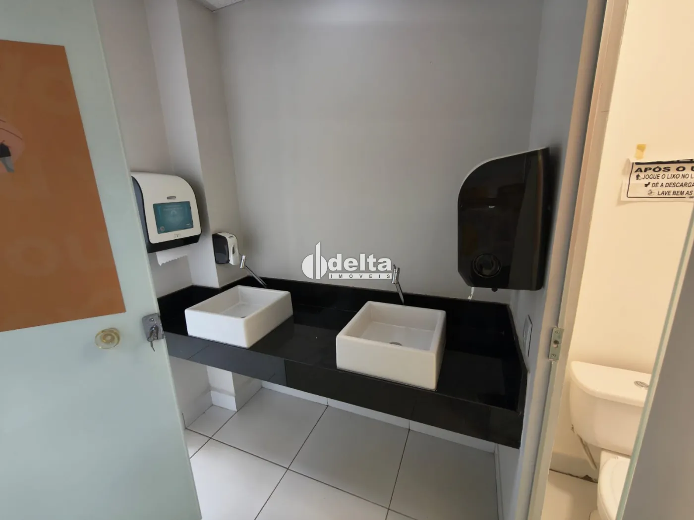 Alugar Loja / Padr&atilde;o em Uberl&acirc;ndia R$ 11.000,00 - Foto 12