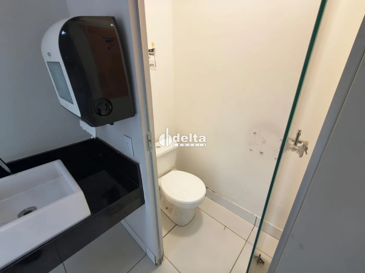 Alugar Loja / Padr&atilde;o em Uberl&acirc;ndia R$ 11.000,00 - Foto 15