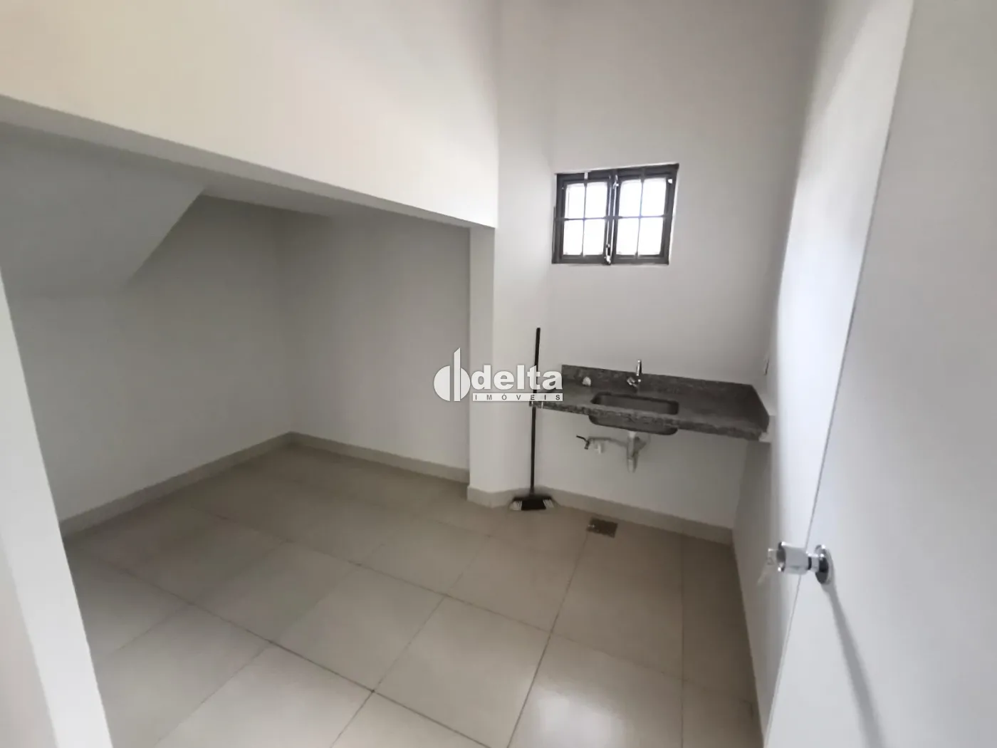 Alugar Loja / Padr&atilde;o em Uberl&acirc;ndia R$ 5.500,00 - Foto 4