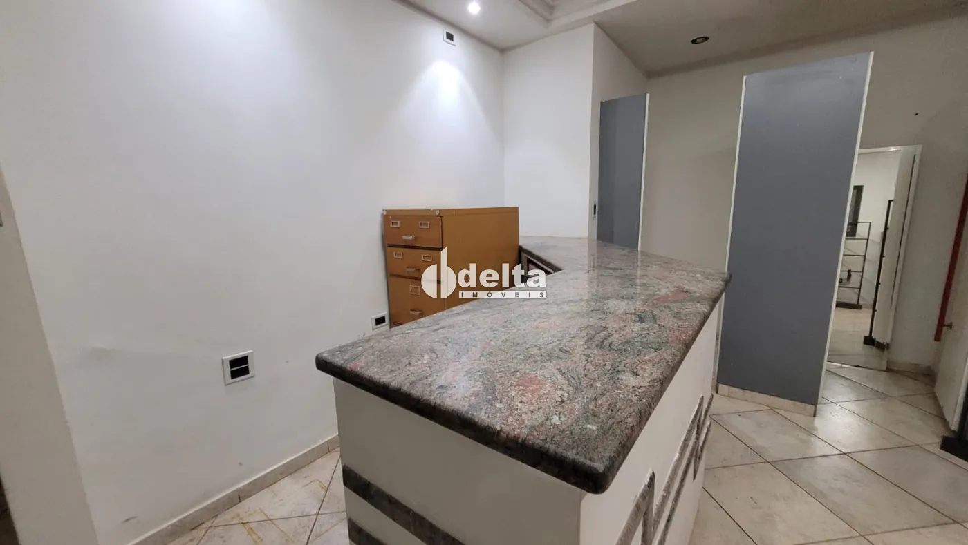 Alugar Loja / Padr&atilde;o em Uberl&acirc;ndia R$ 2.000,00 - Foto 8