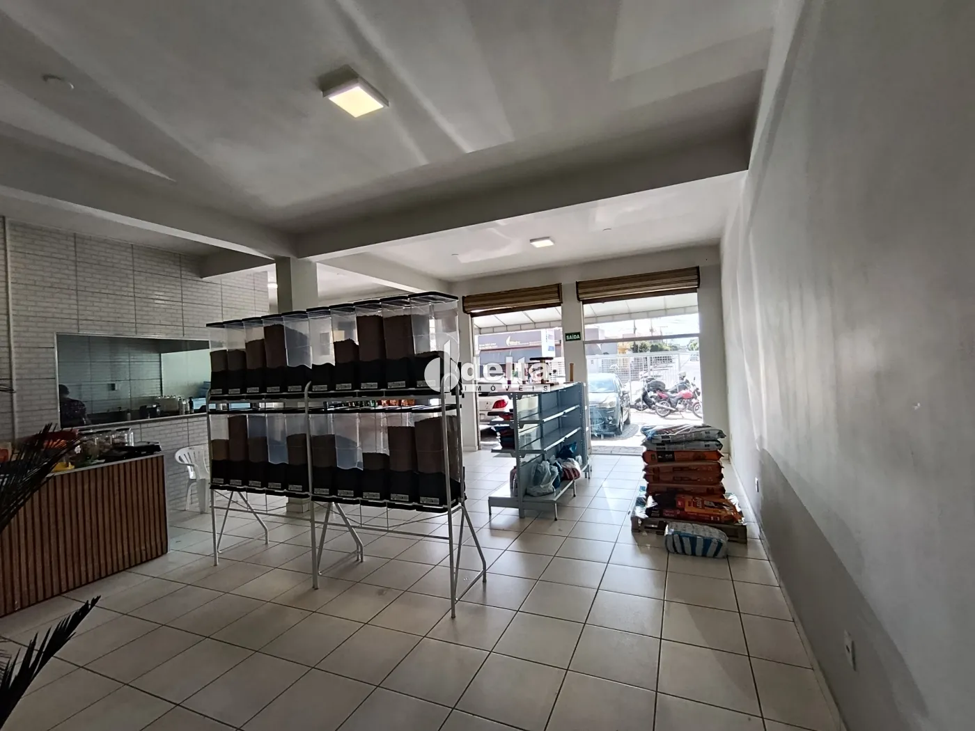 Alugar Loja / Padr&atilde;o em Uberl&acirc;ndia R$ 3.000,00 - Foto 3