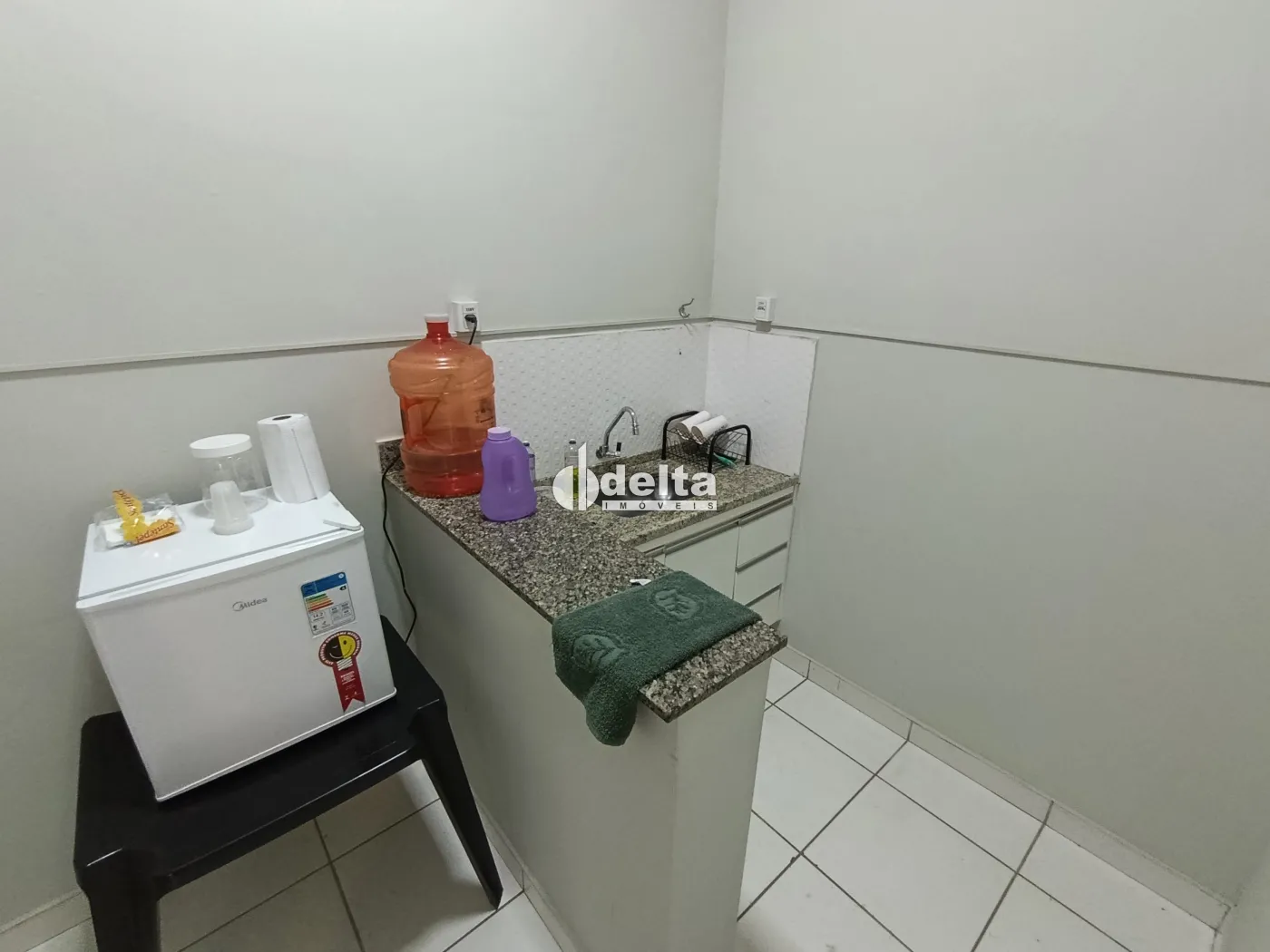 Alugar Loja / Padr&atilde;o em Uberl&acirc;ndia R$ 3.000,00 - Foto 8