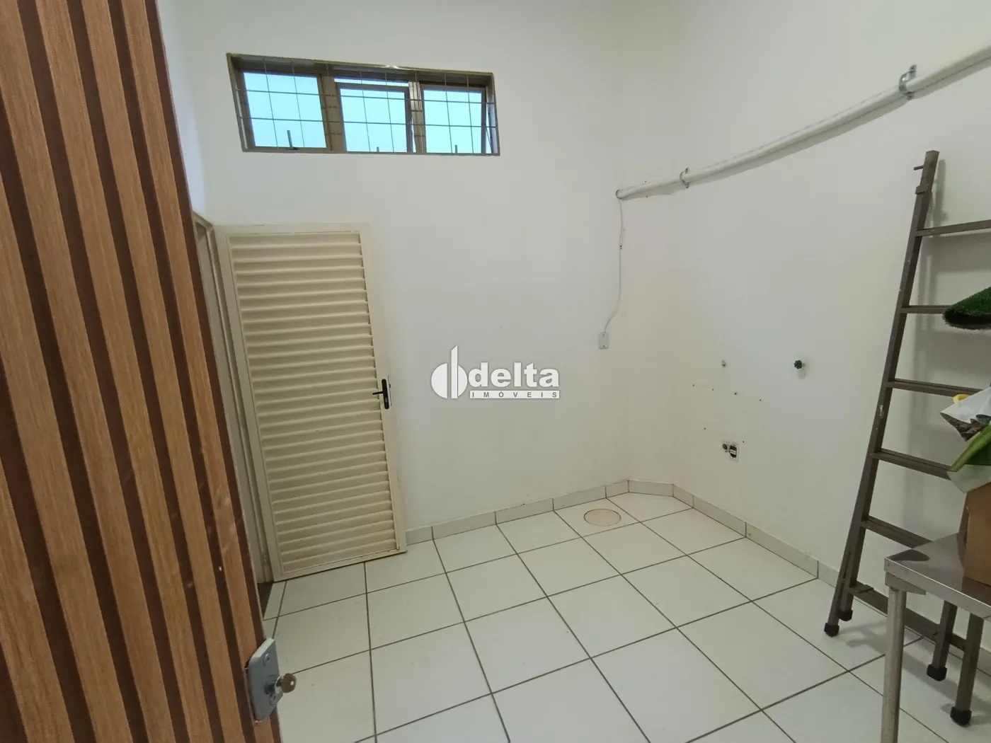 Alugar Loja / Padr&atilde;o em Uberl&acirc;ndia R$ 3.000,00 - Foto 9