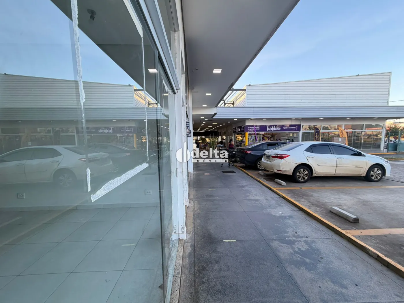 Alugar Loja / Padr&atilde;o em Uberl&acirc;ndia R$ 1.875,00 - Foto 9
