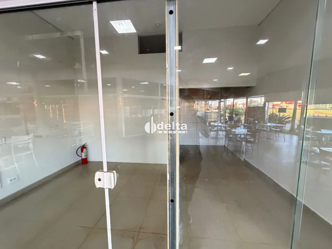 Alugar Loja / Padr&atilde;o em Uberl&acirc;ndia R$ 1.875,00 - Foto 5