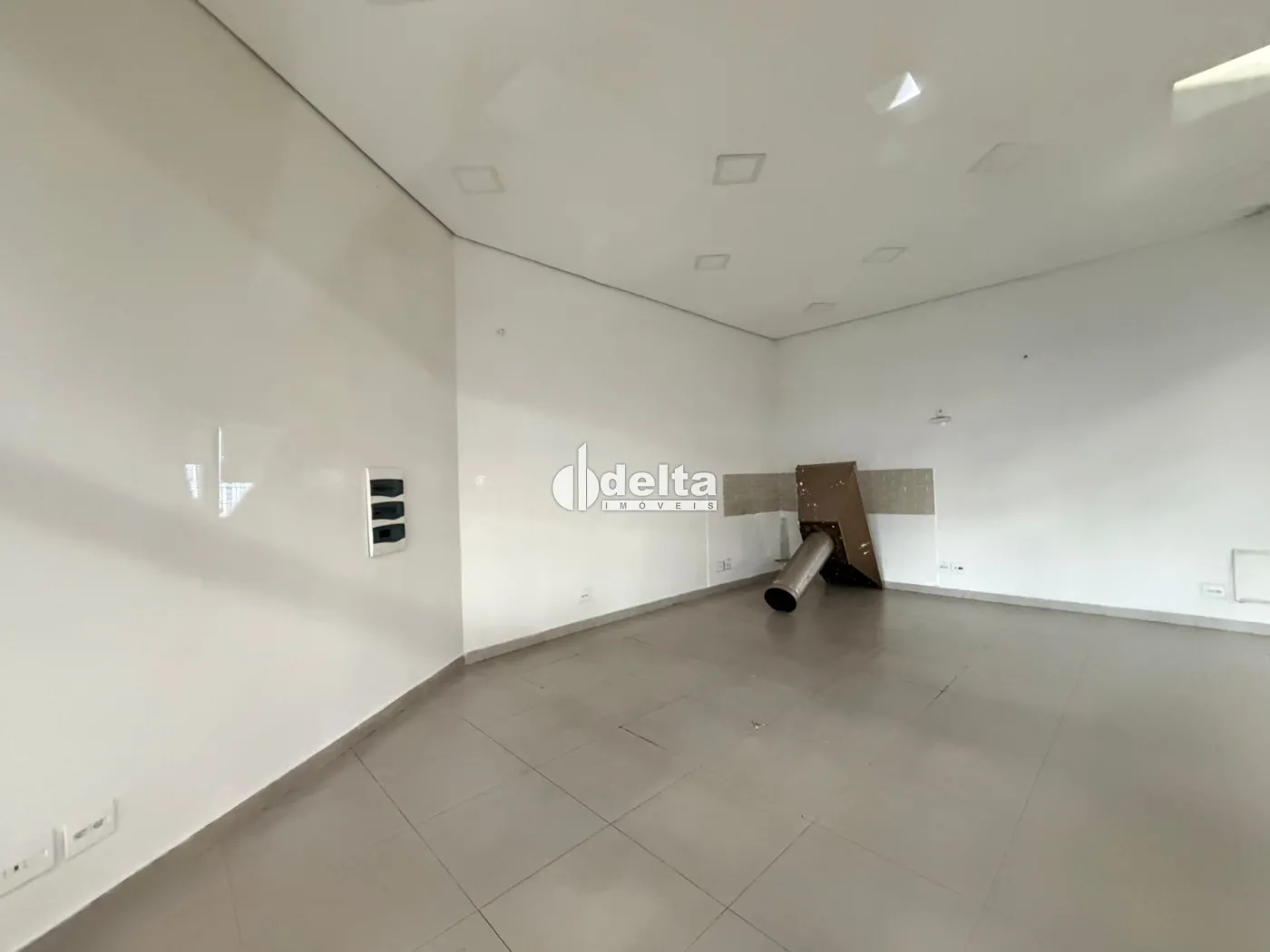 Alugar Loja / Padr&atilde;o em Uberl&acirc;ndia R$ 1.679,00 - Foto 4