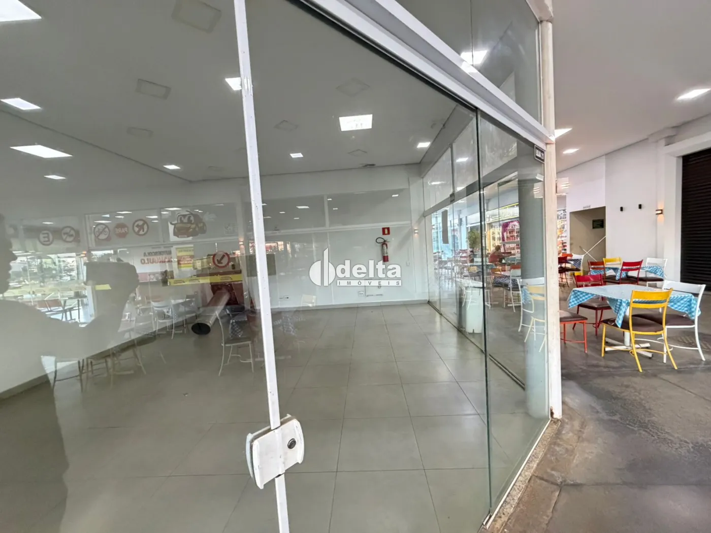 Alugar Loja / Padr&atilde;o em Uberl&acirc;ndia R$ 2.739,00 - Foto 3