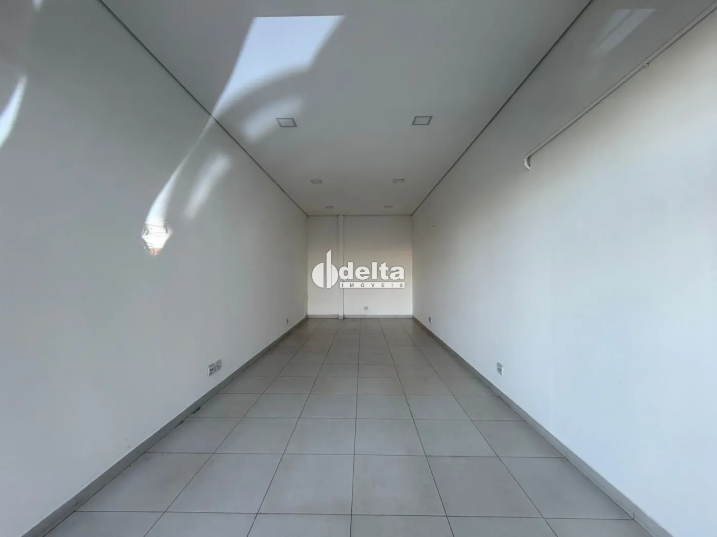Alugar Loja / Padr&atilde;o em Uberl&acirc;ndia R$ 2.739,00 - Foto 8