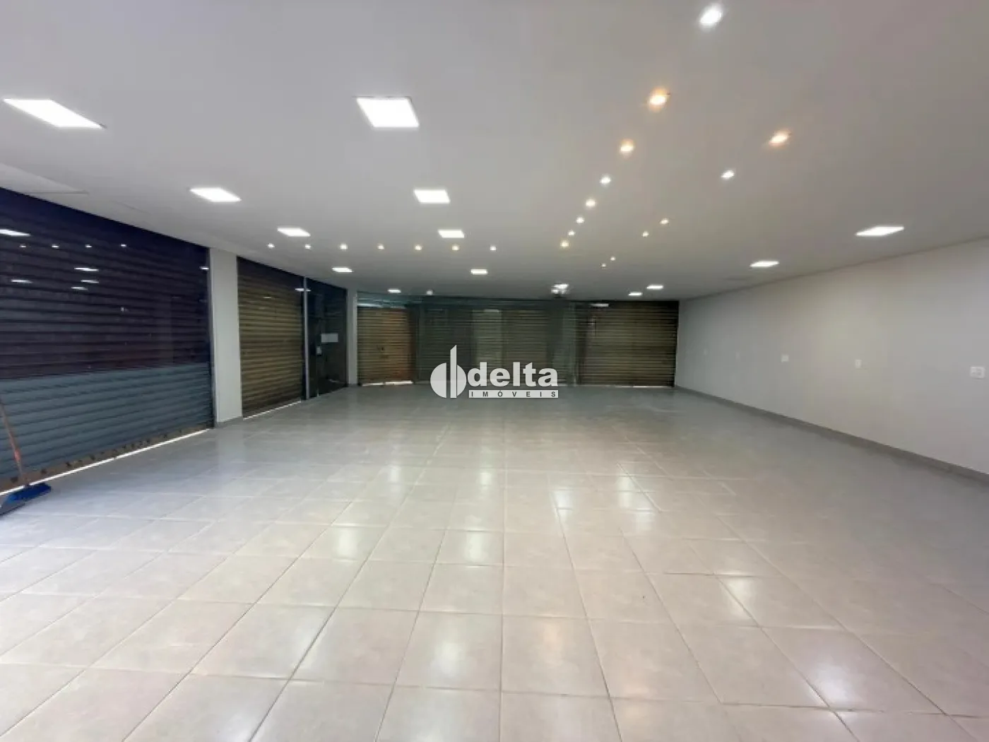 Alugar Loja / Padr&atilde;o em Uberl&acirc;ndia R$ 5.900,00 - Foto 1