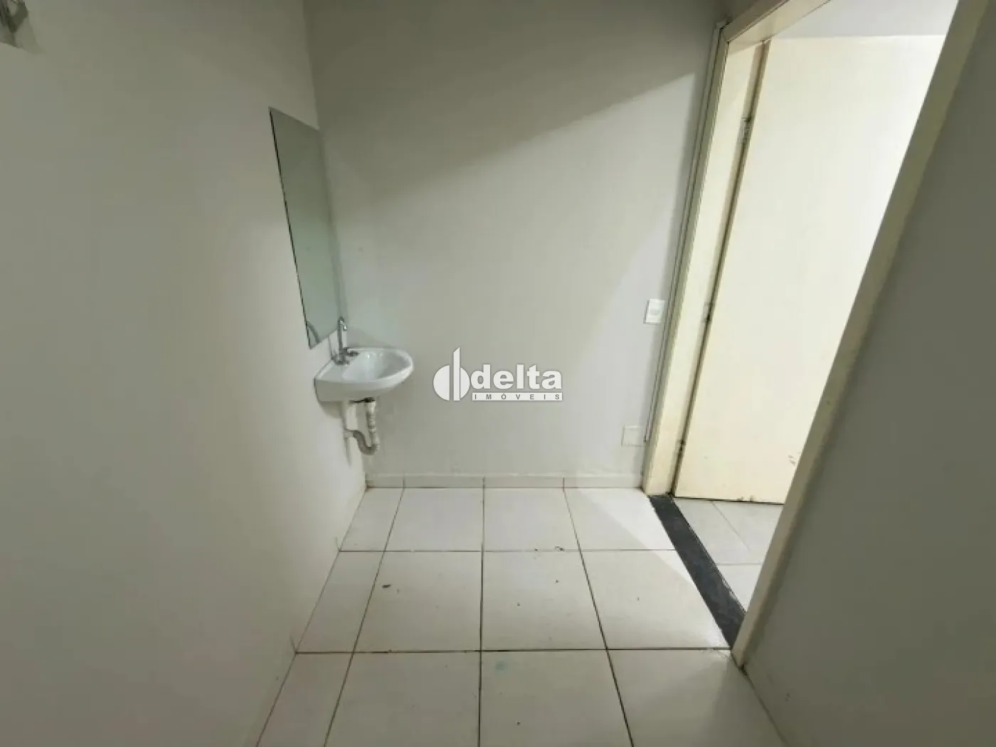 Alugar Loja / Padr&atilde;o em Uberl&acirc;ndia R$ 5.900,00 - Foto 8
