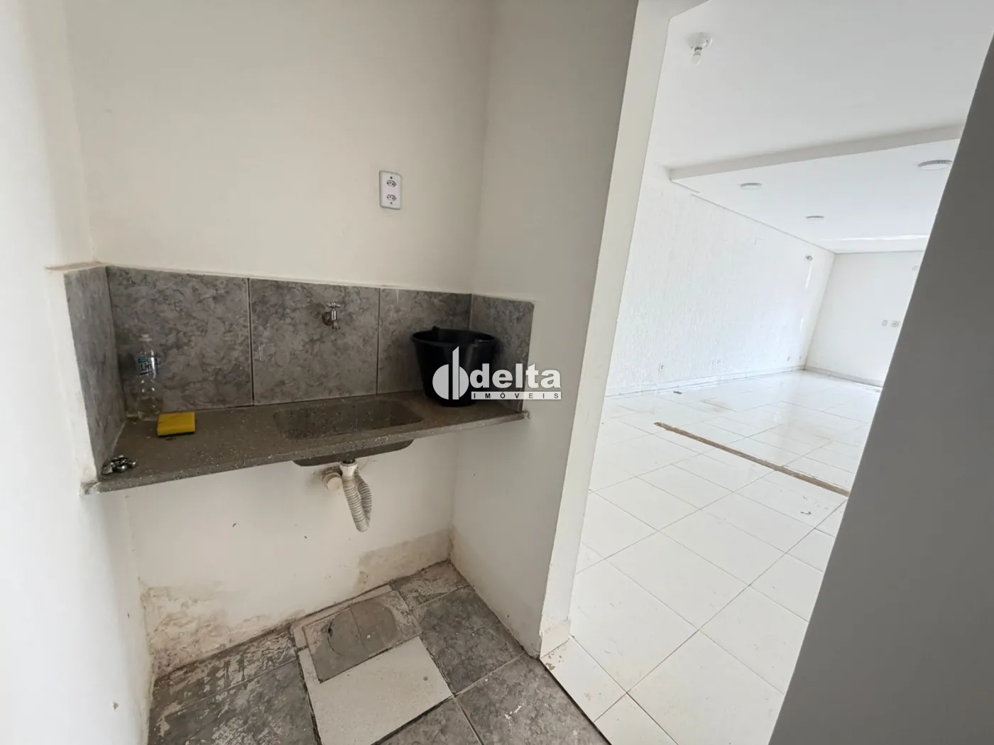 Alugar Loja / Padr&atilde;o em Uberl&acirc;ndia R$ 3.900,00 - Foto 6
