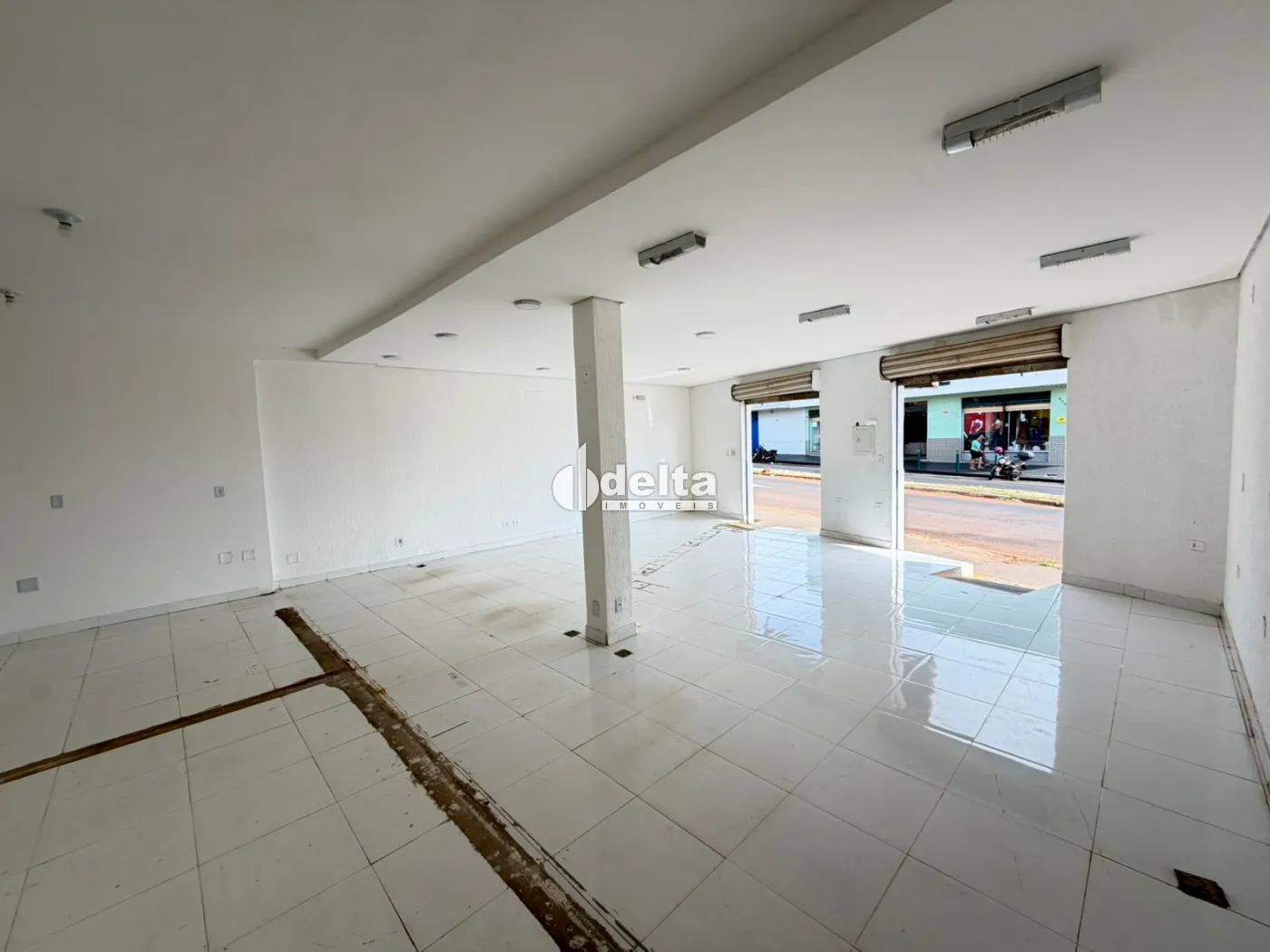 Alugar Loja / Padr&atilde;o em Uberl&acirc;ndia R$ 3.900,00 - Foto 5