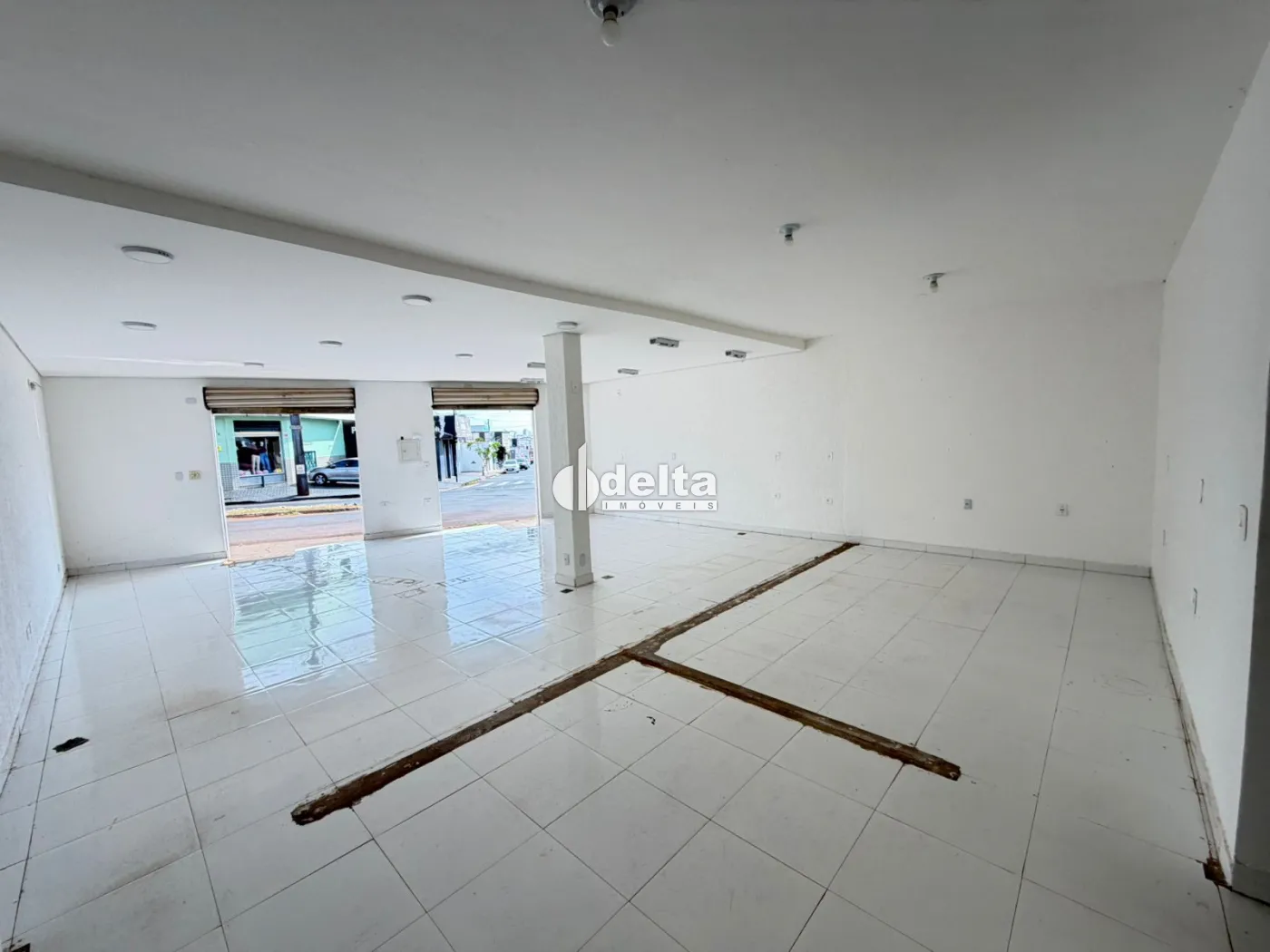 Alugar Loja / Padr&atilde;o em Uberl&acirc;ndia R$ 3.900,00 - Foto 4