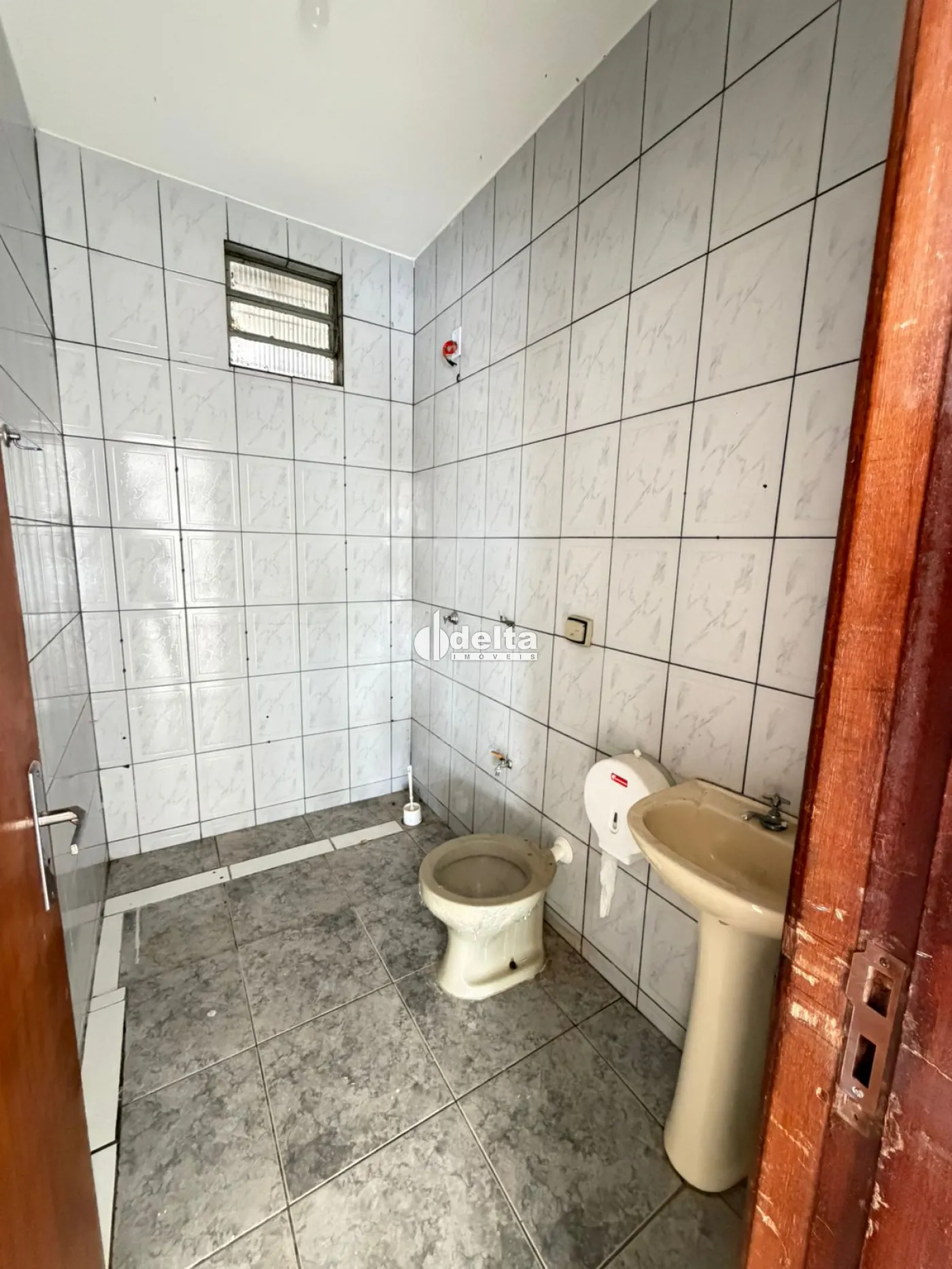 Alugar Loja / Padr&atilde;o em Uberl&acirc;ndia R$ 3.900,00 - Foto 8