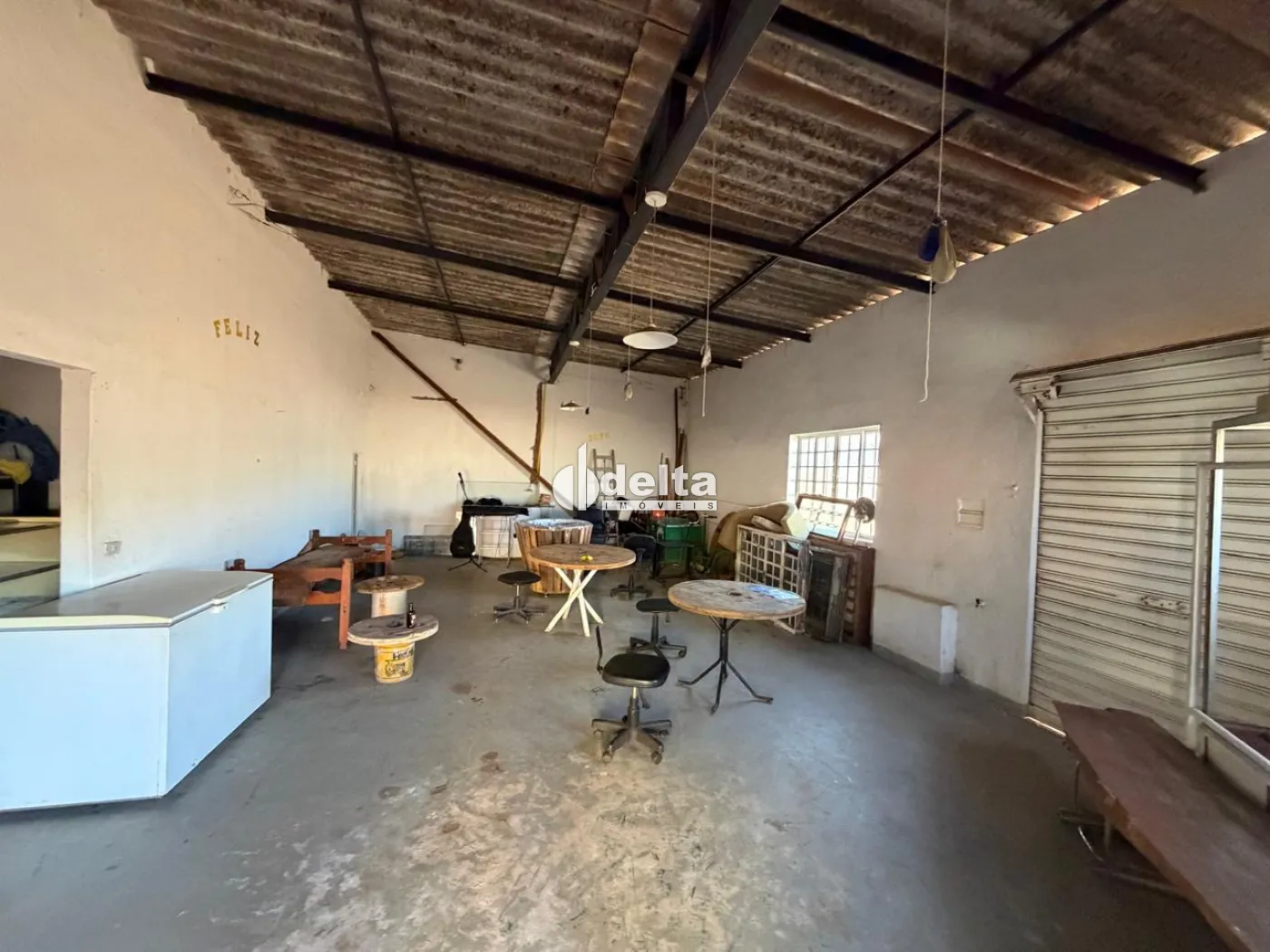 Alugar Loja / Padr&atilde;o em Uberl&acirc;ndia R$ 1.700,00 - Foto 1